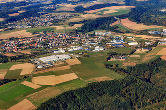 Ortsansicht aus Süden mit  WASGAU Logistikzentrum und  Energiepark, Prüf- und Forschungsinstitut Pirmasens e.V im Ortsteil Winzeln im Bundesland Rheinland-Pfalz, Deutschland