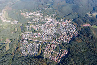 Dorfansicht in Lemberg im Bundesland Rheinland-Pfalz, Deutschland