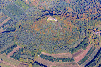 Luftaufnahme von Burgruine Lindelbrunn in Vorderweidenthal im Bundesland Rheinland-Pfalz, Deutschland