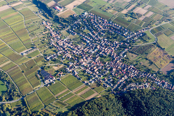 Ortsansicht der Straßen und Häuser der Wohngebiete in Oberotterbach im Bundesland Rheinland-Pfalz, Deutschland