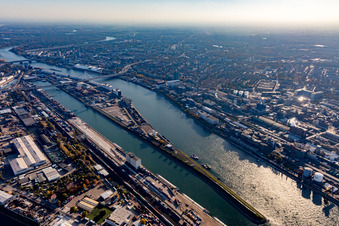 Luftbild von Mannheimer Hafen im Ortsteil Innenstadt im Bundesland Baden-Württemberg, Deutschland