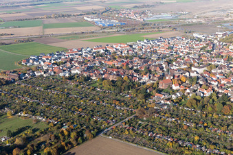 Ortsteil Sandhofen in Mannheim im Bundesland Baden-Württemberg, Deutschland von oben