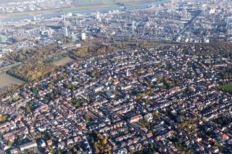 Ortsteil Oppau in Ludwigshafen am Rhein im Bundesland Rheinland-Pfalz, Deutschland von der Drohne aus gesehen