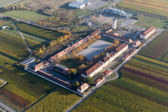 Le Quartier Hornbach in Neustadt an der Weinstraße im Bundesland Rheinland-Pfalz, Deutschland