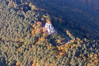 Kirchengebäude der Kapelle St. Anna Kapelle in Burrweiler im Bundesland Rheinland-Pfalz, Deutschland
