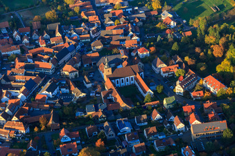Stiftskirche Klingenmünster und Pfarrzentrum St. Michael im Bundesland Rheinland-Pfalz, Deutschland