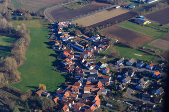 Niedergasse in Steinweiler im Bundesland Rheinland-Pfalz, Deutschland