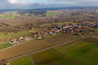 Schrägluftbild von Ortsteil Schwaibach in Bad Birnbach im Bundesland Bayern, Deutschland