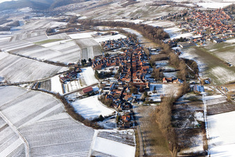 Im Winter im Ortsteil Klingen in Heuchelheim-Klingen im Bundesland Rheinland-Pfalz, Deutschland