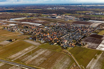 Im Winter bei Schnee in Bornheim im Bundesland Rheinland-Pfalz, Deutschland