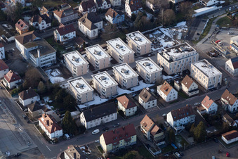 Gebäude- Ensemble- Baustellen zum Neubau eines Stadtquartiers 'Im Stadtkern' in Kandel im Bundesland Rheinland-Pfalz, Deutschland von einer Drohne aus