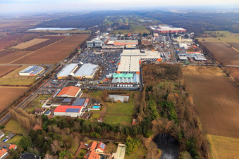 Industriegebiet Bornheim im Winter mit Freizeitcenter Bornheim und Hornbach Baumarkt von Westen im Bundesland Rheinland-Pfalz, Deutschland