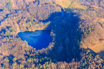 Steinbruchsee bei Fischbachtal im Ortsteil Meßbach im Bundesland Hessen, Deutschland aus der Luft