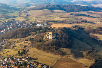 Luftbild von Erfahrungsfeld auf der Burganlage des Schloss Reichenberg in Reichelsheim (Odenwald) im Bundesland Hessen, Deutschland
