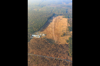 US-Antennenanlage der IBB International Broadcasting Bureau Transmitter Station Lampertheim im Ortsteil Neuschloß im Bundesland Hessen, Deutschland