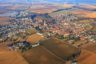 Luftbild von Dorfansicht im Odenwald aus Süden im Ortsteil Lengfeld in Otzberg im Bundesland Hessen, Deutschland