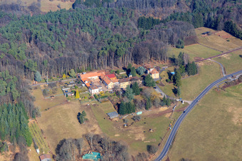 Hotel und Hofgemeinschaft Josefshof, Galloway-Zucht Am Adelberg sowie Freie Bauernhof- Waldschule Südpfalz e.V in Völkersweiler im Bundesland Rheinland-Pfalz, Deutschland