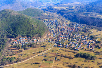 Ortsansicht im Pfälzerwald aus Westen in Wernersberg im Bundesland Rheinland-Pfalz, Deutschland