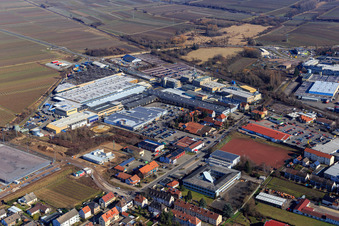 Industriegebiet Staatsstraße mit Tenneco GmbH aus Westen in Maikammer im Bundesland Rheinland-Pfalz, Deutschland