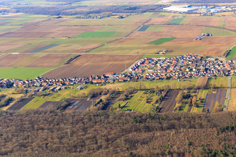 Saarstraße und Am Höhenweg von Süden in Kandel im Bundesland Rheinland-Pfalz, Deutschland
