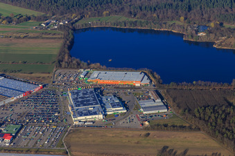 GLOBUS Waghäusel-Wiesental,.  Globus Baumarkt Waghäusel-Wiesental an der Kiesgrube Waghäusel-Wiesental im Bundesland Baden-Württemberg, Deutschland