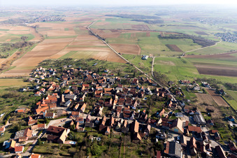 Drohnenaufname von Ettendorf im Bundesland Bas-Rhin, Frankreich