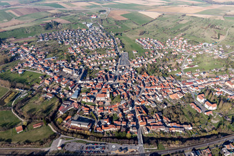Schrägluftbild von Dettwiller im Bundesland Bas-Rhin, Frankreich