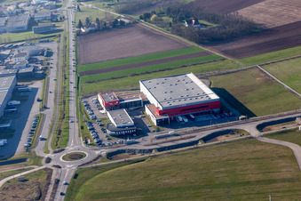 Drohnenbild von Mommenheim im Bundesland Bas-Rhin, Frankreich