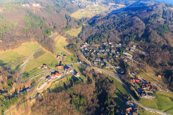 Bergstraße, Am Schloßberg in Sasbachwalden im Bundesland Baden-Württemberg, Deutschland