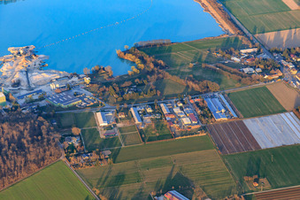 Kiesgrube Malsch-Neumalsch mit peterbeton Rudolf Peter GmbH & Co. KG Malsch und  Ulli's Monteur Pension im Bundesland Baden-Württemberg, Deutschland