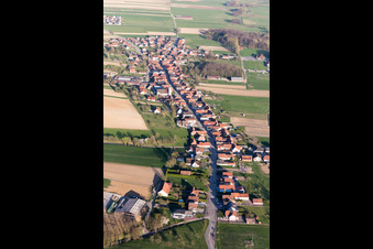 Drohnenaufname von Oberrœdern im Bundesland Bas-Rhin, Frankreich