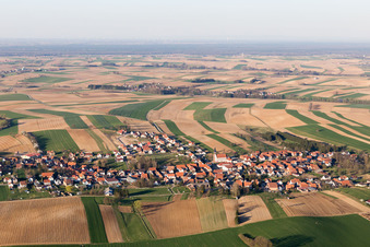 Drohnenbild von Oberrœdern im Bundesland Bas-Rhin, Frankreich