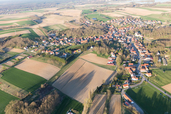 Neewiller-près-Lauterbourg im Bundesland Bas-Rhin, Frankreich von oben