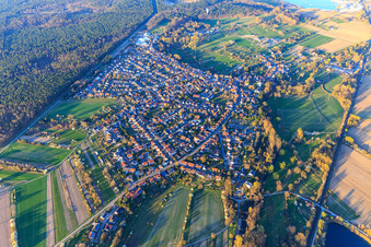 Luftbild von Dorfansicht aus Süden in Berg im Bundesland Rheinland-Pfalz, Deutschland