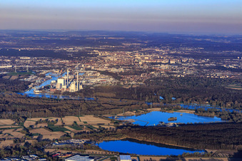 Karlsruher Rheinhäfen jenseits des Rheins mit EnBW Energie Baden-Württemberg AG, Rheinhafen-Dampfkraftwerk Karlsruhe im Ortsteil Daxlanden, Deutschland