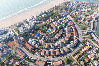 Caorle im Bundesland Metropolitanstadt Venedig, Italien aus der Luft