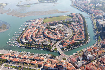 Drohnenaufname von Grado im Bundesland Gorizia, Italien