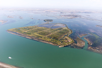Drohnenbild von Grado im Bundesland Gorizia, Italien