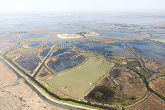 Caserma di Canal Muro im Bundesland Friaul-Julisch Venetien, Italien aus der Drohnenperspektive