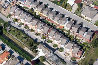 Schrägluftbild von Fossalta di Portogruaro im Bundesland Venetien, Italien