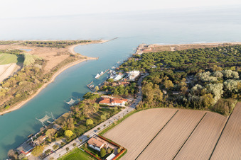 Schrägluftbild von Cortellazzo im Bundesland Venetien, Italien