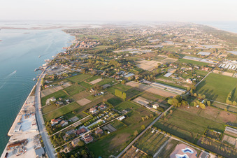 Punta Sabbioni im Bundesland Venetien, Italien von oben