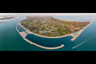 Luftbild von Künstliche Insel zum Hochwasserschutz des Lido di Venezia Isola Artificiale del Baccan di Sant'Erasmo bei Punta Sabbioni in Venetien in Venedig im Bundesland Metropolitanstadt Venedig, Italien