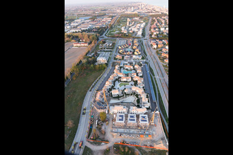 Ferienhaus- Anlage des Ferienparks Les Maisons in Jesolo in Venetien im Bundesland Metropolitanstadt Venedig, Italien