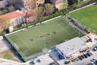 Luftbild von Sportplatz in Igea Marina im Bundesland Emilia-Romagna, Italien