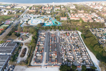 Cesenatico im Bundesland Forlì-Cesena, Italien von oben gesehen