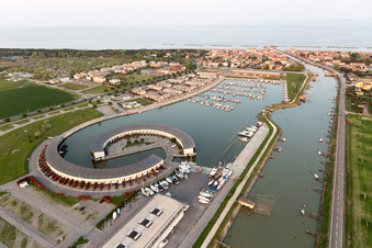 Casalborsetti im Bundesland Emilia-Romagna, Italien aus der Luft betrachtet