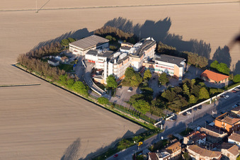 Drohnenbild von Comacchio im Bundesland Ferrara, Italien