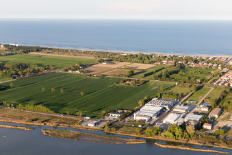 Porto Garibaldi im Bundesland Emilia-Romagna, Italien aus der Luft