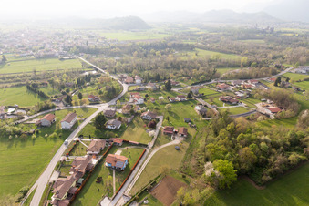Luftbild von Borgo Ampiano im Bundesland Friaul-Julisch Venetien, Italien
